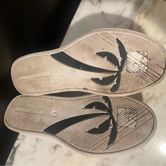 Skechers Foamies - Picture 2 of 2